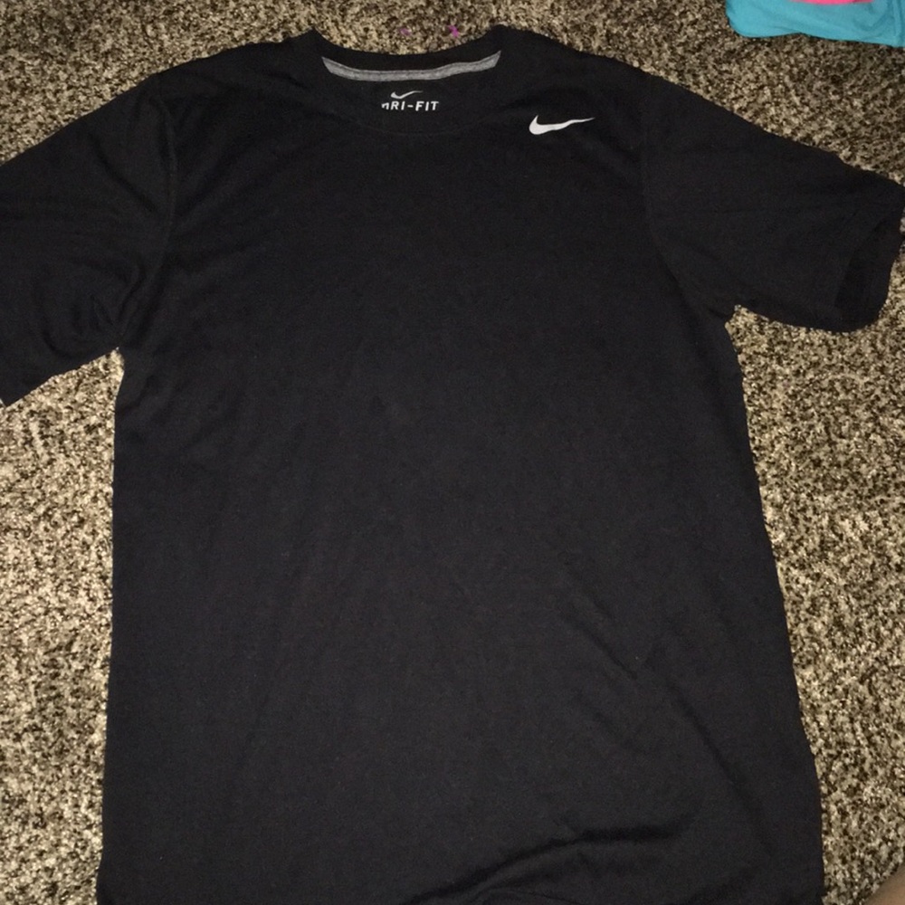 Nike medium sleeved shirt!